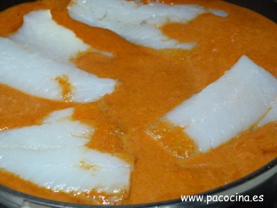 Bacalao en salsa de pimientos rojos cocer Bacalao en salsa de pimientos rojos cocer