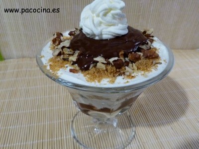 Copa de nata y chocolate terminada Copa de nata y chocolate terminada