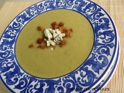 Crema de calabacín con queso azul Crema de calabacín con queso azul