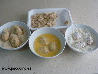 Croquetas de jamón y pollo rebozar Croquetas de jamón y pollo rebozar