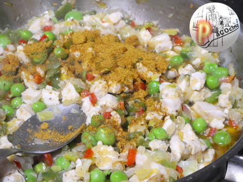 Cuscús con pollo al curri, poner curri Cuscús con pollo al curri, poner curri