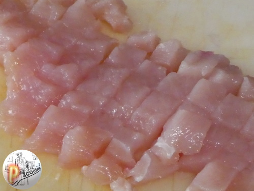 Cuscús con pollo al curri, trocear pollo Cuscús con pollo al curri, trocear pollo