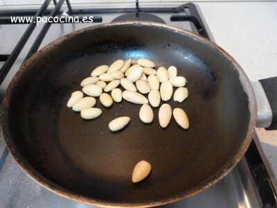 Tostar almendras Tostar almendras