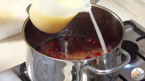 Jamoncitos pollo salsa cerezas caldo Jamoncitos pollo salsa cerezas caldo