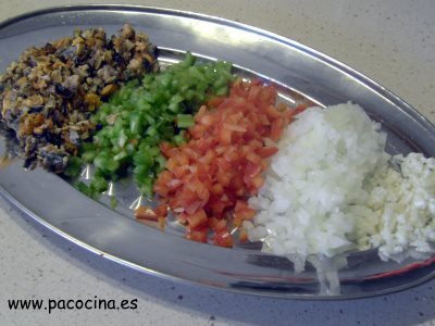 Mejillones tigre ingredientes picados Mejillones tigre ingredientes picados