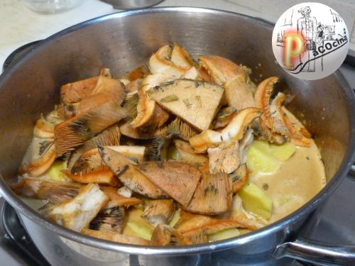 Níscalos con langostinos y patatas cocer Níscalos con langostinos y patatas cocer