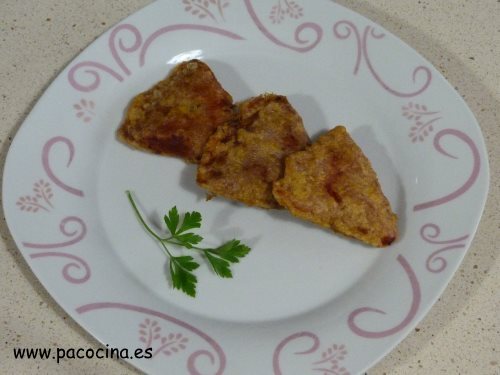 Pimientos del piquillo rellenos de atún fritos Pimientos del piquillo rellenos de atún fritos