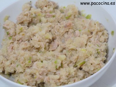 Pimientos del piquillo rellenos de atún fritos relleno Pimientos del piquillo rellenos de atún fritos relleno