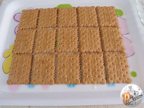 Tarta de galletas, crema, mermelada y chocolate. Capa galletas Tarta de galletas, crema, mermelada y chocolate. Capa galletas