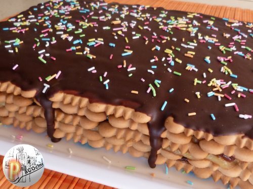 Tarta de galletas, crema, mermelada y chocolate. Final Tarta de galletas, crema, mermelada y chocolate. Final