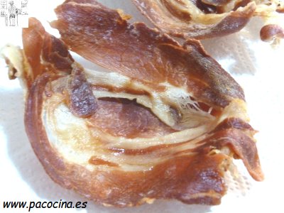 Boletus en barquita de jamón con queso de torta