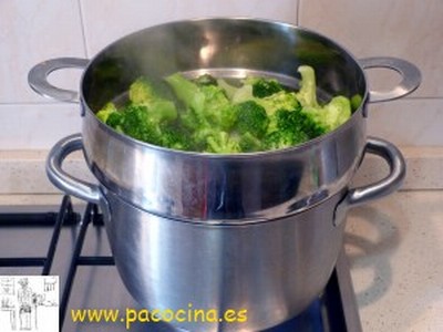 Brócoli gratinado en crema de puerros Brócoli gratinado en crema de puerros