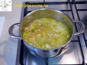 Brócoli gratinado en crema de puerros Brócoli gratinado en crema de puerros