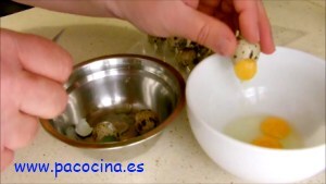 Cascar huevos de codorniz Cascar huevos de codorniz