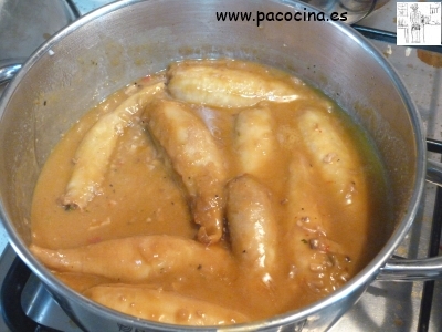 Chipirones rellenos en salsa Chipirones rellenos en salsa