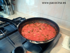 Empanada de atún relleno Empanada de atún relleno