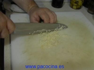 Picar ajos Picar ajos