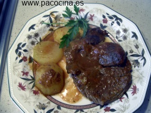 Entrecot en salsa de piquillos Entrecot en salsa de piquillos