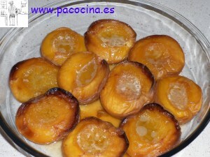 Melocotones asados con nata Melocotones asados con nata