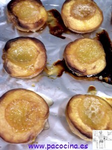 Melocotones asados con nata Melocotones asados con nata