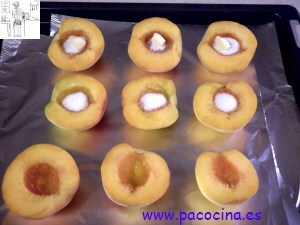 Melocotones asados con nata Melocotones asados con nata