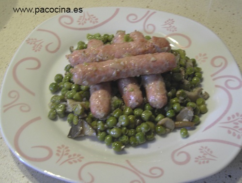 Salchichas con guisantes y setas Salchichas con guisantes y setas