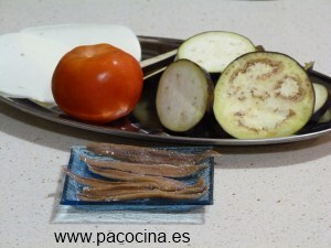 Torre de berejenas en salsa de anchoas Torre de berejenas en salsa de anchoas